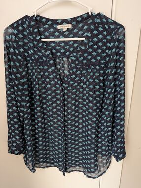 Ladies Skies Are Blue Sheer Navy Floral Blouse Size Small
